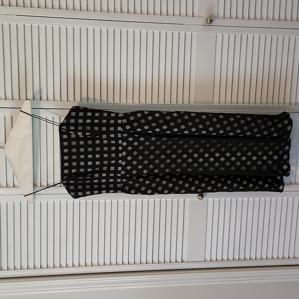 Jessica Howard black & white spaghetti strap dress with a back zipper